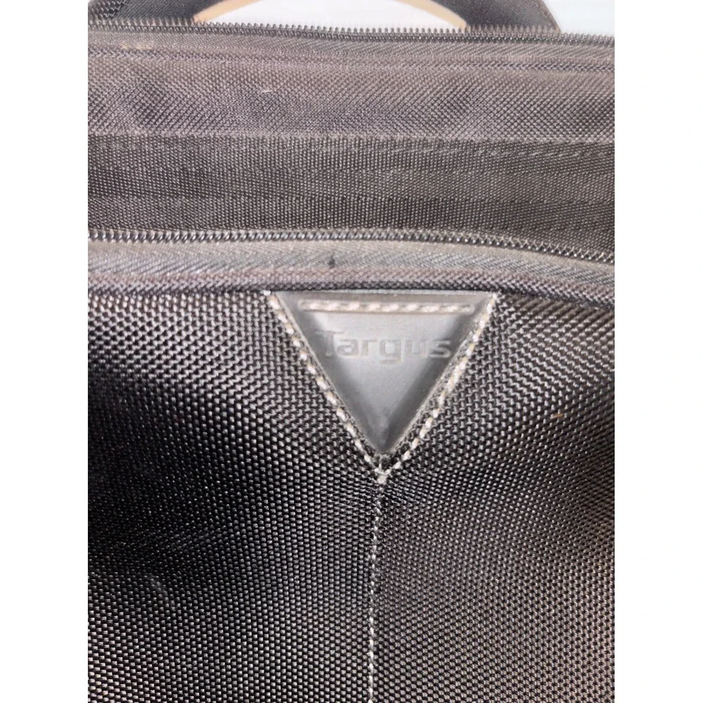 Targus Black Nylon Laptop Briefcase Business Messenger Bag AC0063